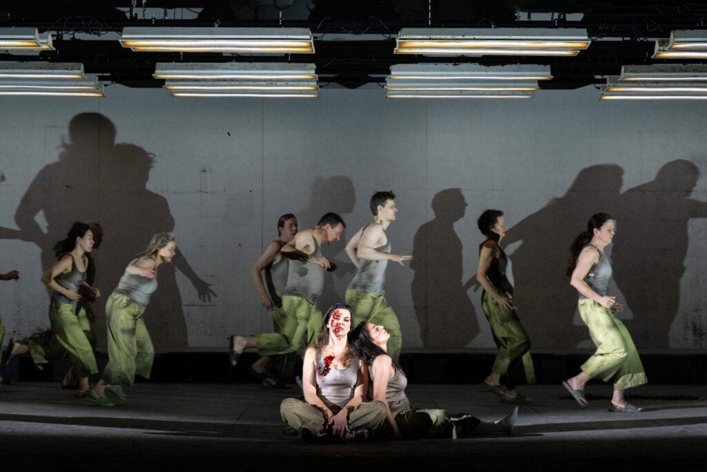 „Lady Macbeth“ an der KO Berlin: Liebe ist kälter als der Tod