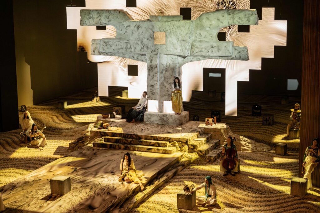 Die Deutsche Oper Berlin beginnt ihre neue Intendanz im Museum der Moderne