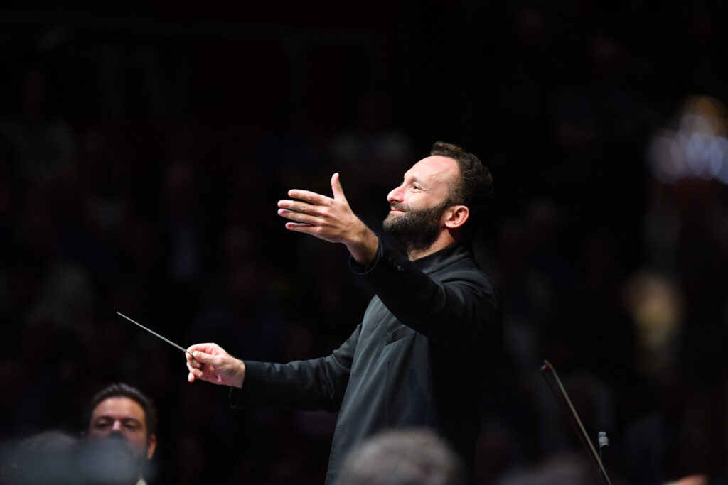 Kirill Petrenko präsentiert frühe Geniestreiche von Brahms und Richard Strauss